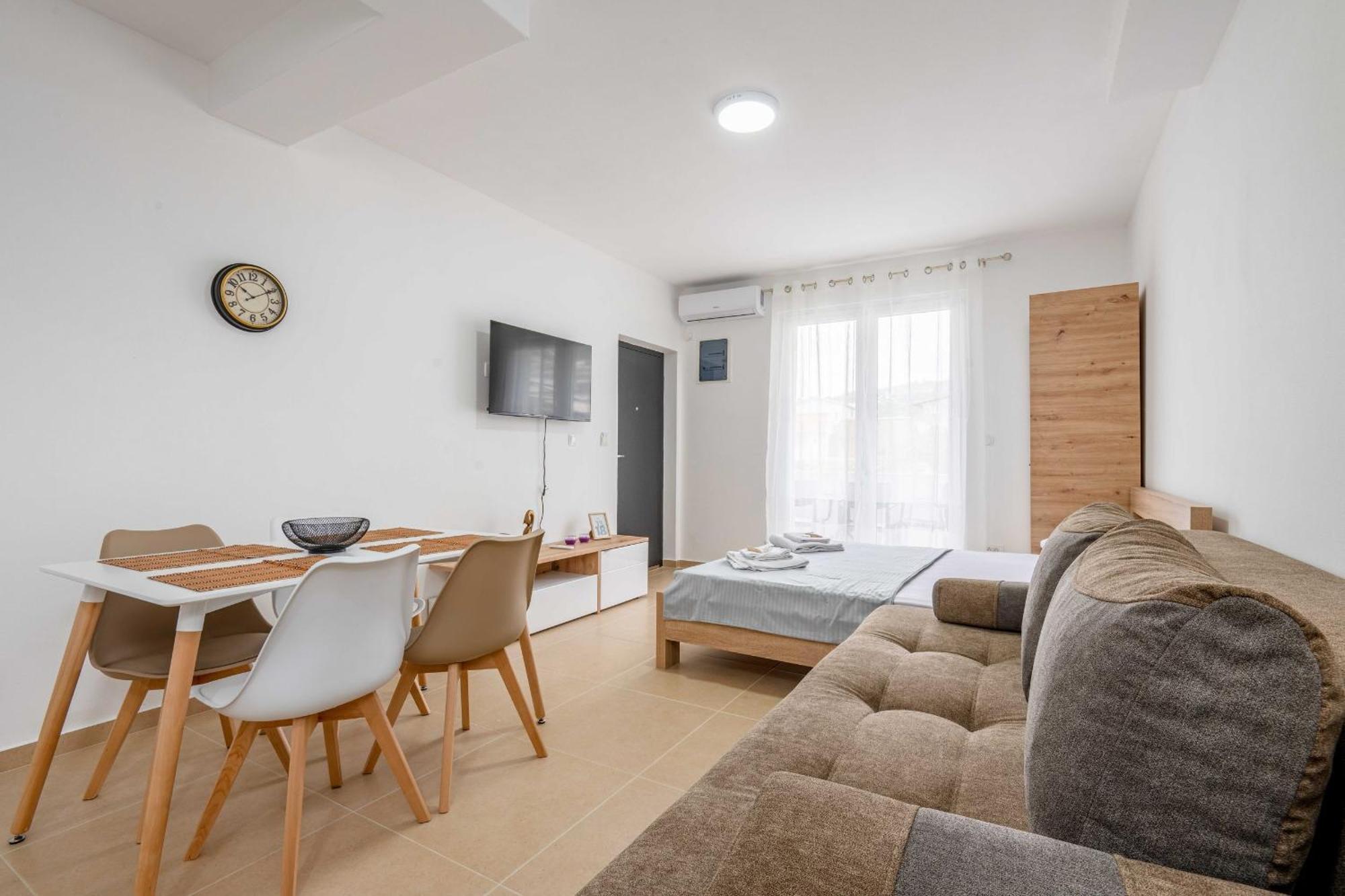 Apartments Milivojevic Bar Room photo